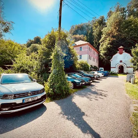 Haraburdi Recyclart 3* Kostelec nad Orlici