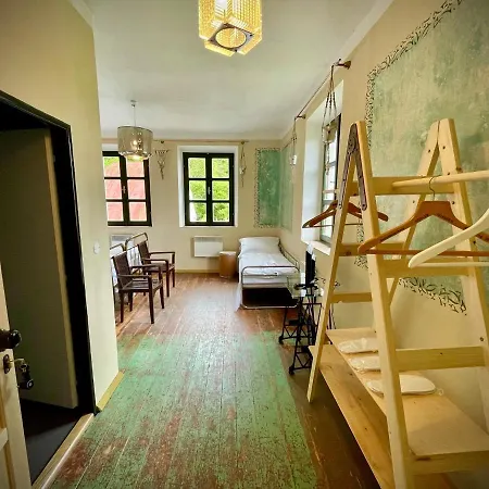 Hotel Haraburdi Recyclart 3*