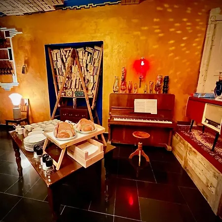 Haraburdi Recyclart Hotel 3*